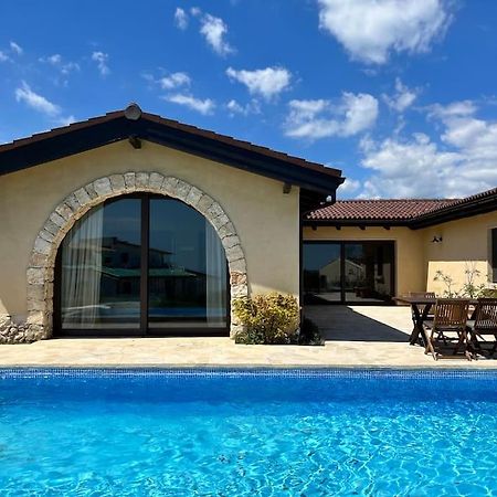 Private Villa At Blacksearama Golf & Villas Resort بالشيك المظهر الخارجي الصورة
